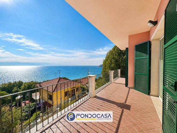 casa indipendente in vendita ad Andora