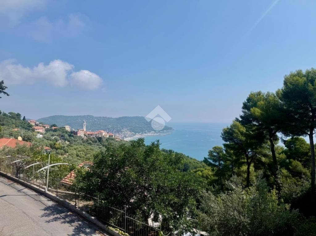 appartamento in vendita ad Andora in zona Rollo