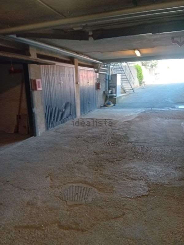 box auto in vendita ad Andora in zona Rollo