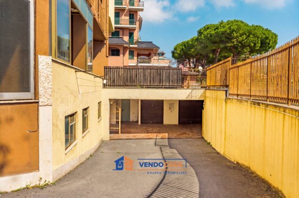 box auto in vendita ad Andora