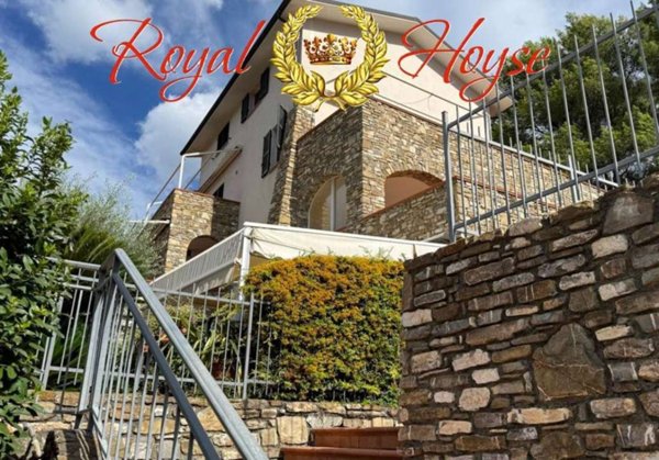 casa indipendente in vendita ad Andora