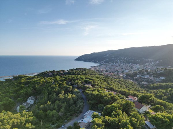 casa indipendente in vendita ad Andora
