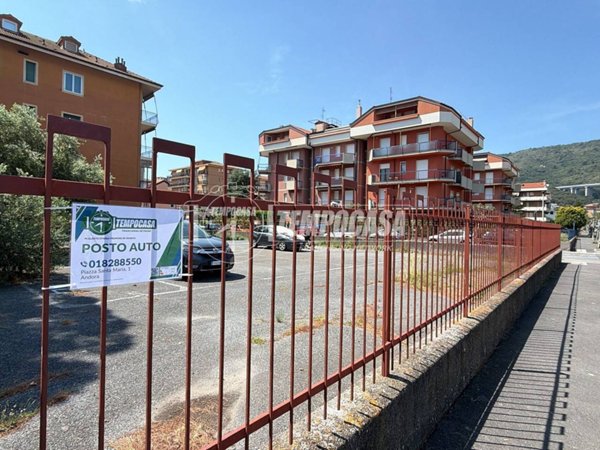 box auto in vendita ad Andora