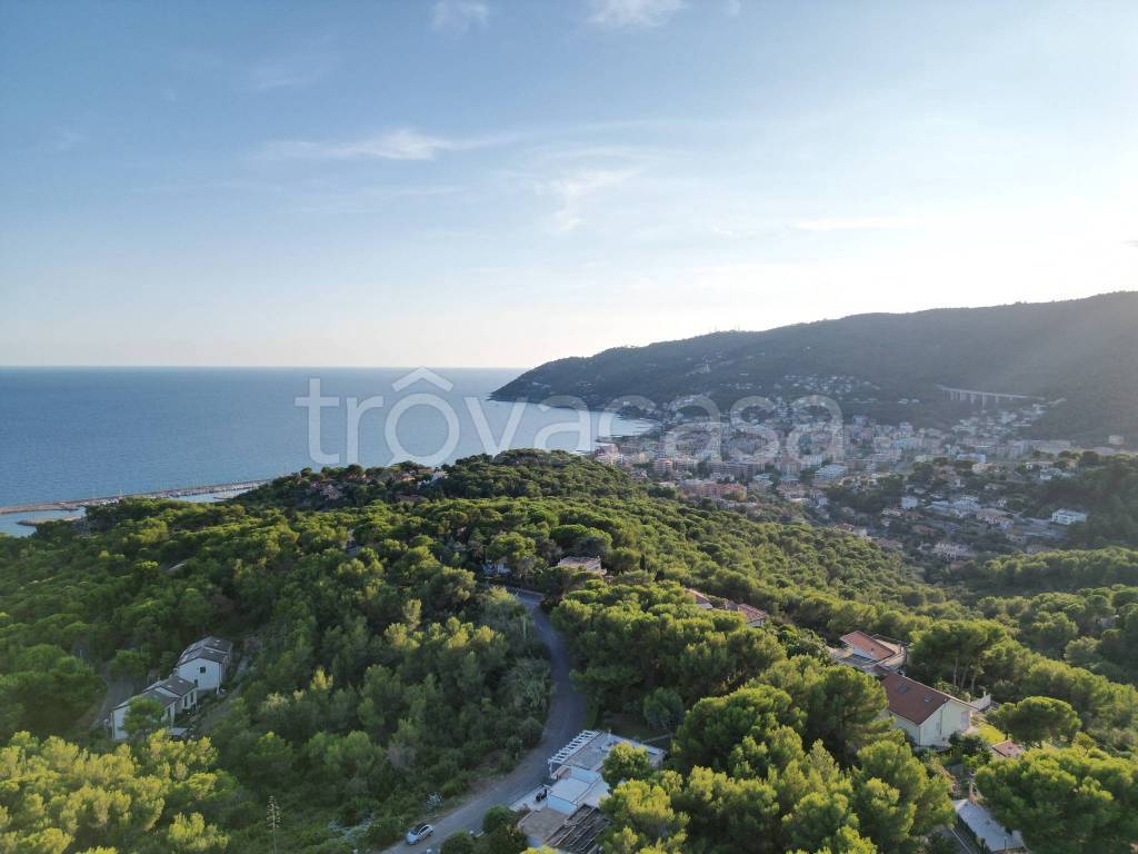 casa indipendente in vendita ad Andora
