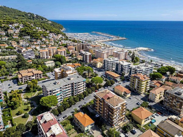 appartamento in vendita ad Andora