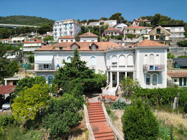 casa indipendente in vendita ad Andora in zona Rollo