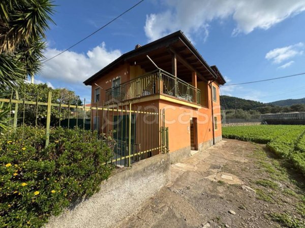 casa indipendente in vendita ad Andora in zona Molino