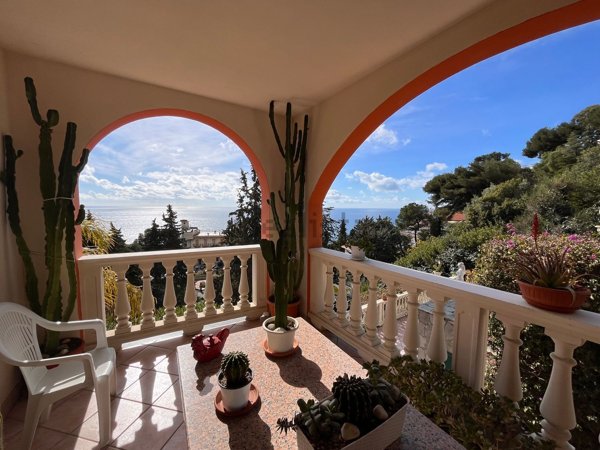 casa indipendente in vendita ad Andora