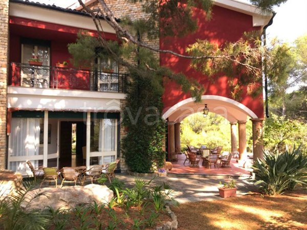 casa indipendente in vendita ad Andora