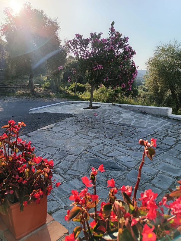 casa indipendente in vendita ad Andora