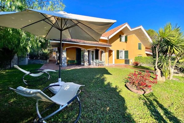casa indipendente in vendita ad Andora