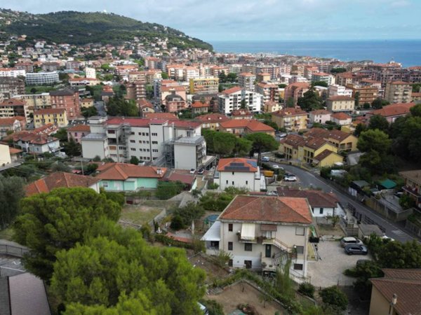 appartamento in vendita ad Andora in zona Rollo