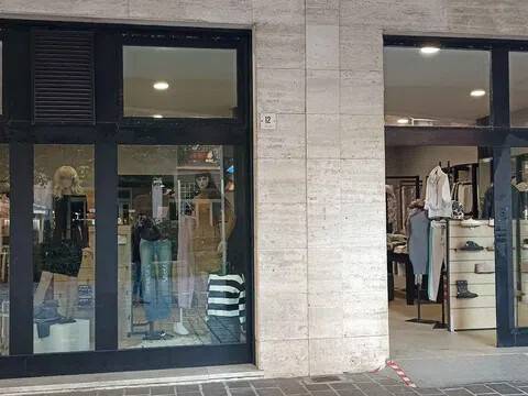 negozio in vendita ad Andora