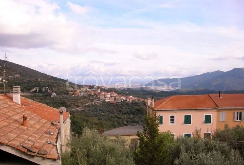 appartamento in vendita ad Arnasco in zona Menosio