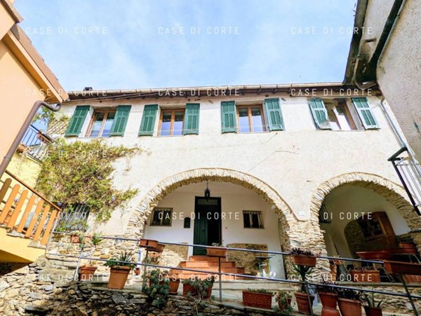 casa indipendente in vendita ad Arnasco in zona Menosio