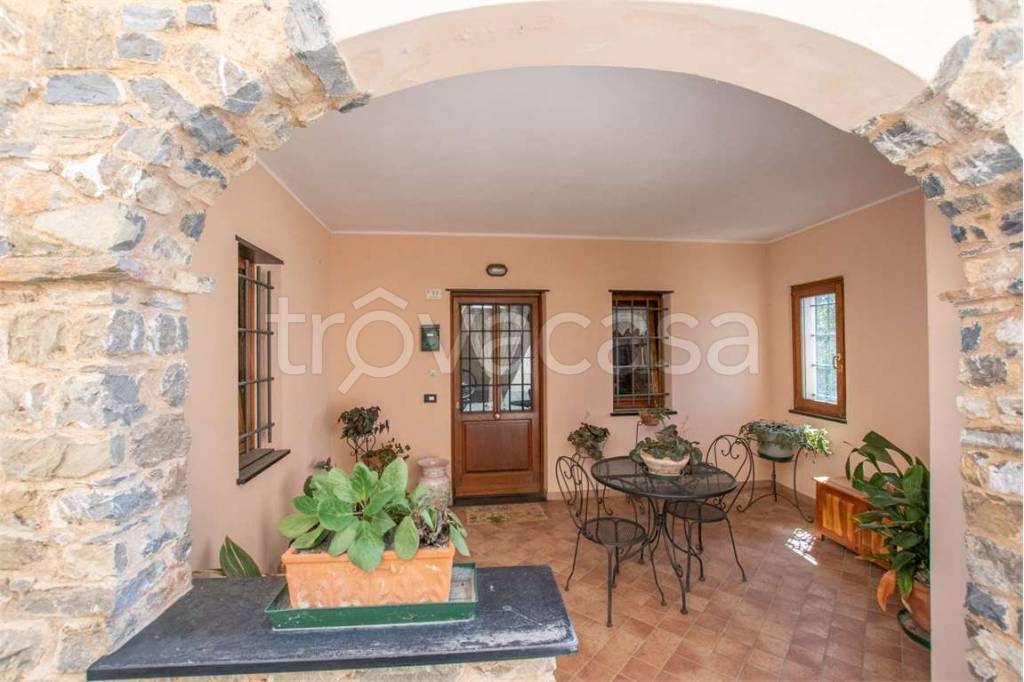 casa indipendente in vendita ad Arnasco