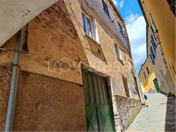 appartamento in vendita ad Arnasco in zona Menosio
