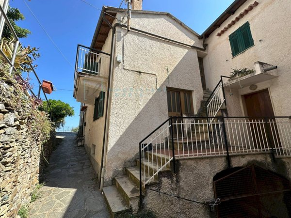 casale in vendita ad Arnasco in zona Menosio