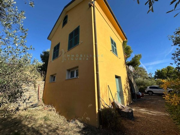 casa indipendente in vendita ad Arnasco