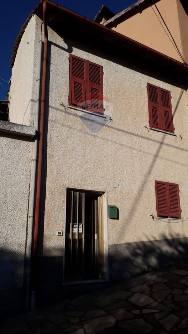 casa indipendente in vendita ad Arnasco in zona Menosio