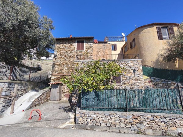 appartamento in vendita ad Arnasco