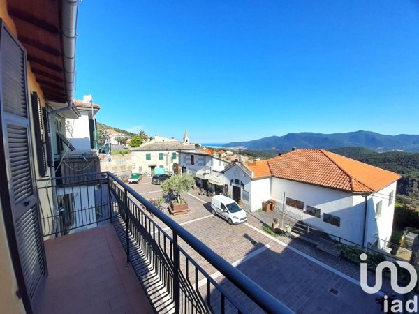 casa indipendente in vendita ad Arnasco