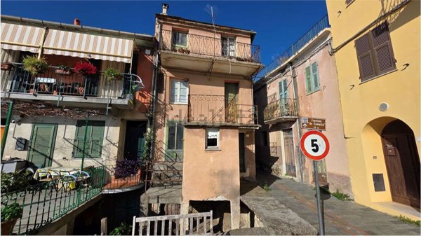 casale in vendita ad Arnasco