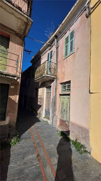 casa indipendente in vendita ad Arnasco