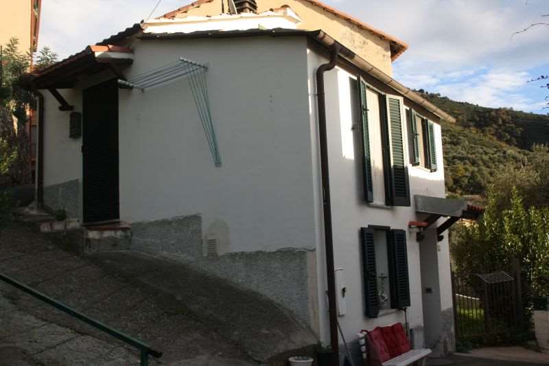 appartamento in vendita ad Arnasco in zona Arnasco