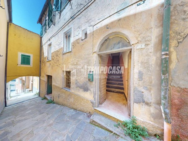 appartamento in vendita ad Arnasco in zona Menosio
