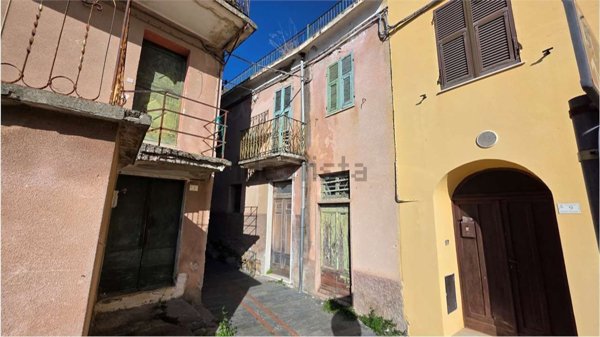 casale in vendita ad Arnasco in zona Arnasco