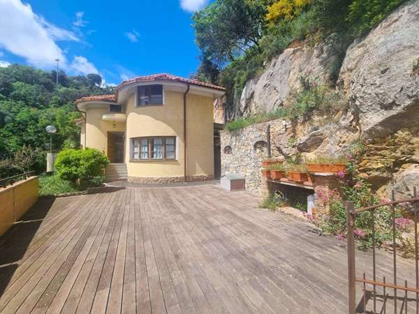casa indipendente in vendita a Balestrino