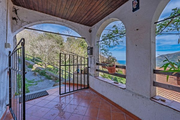 casa indipendente in vendita a Balestrino