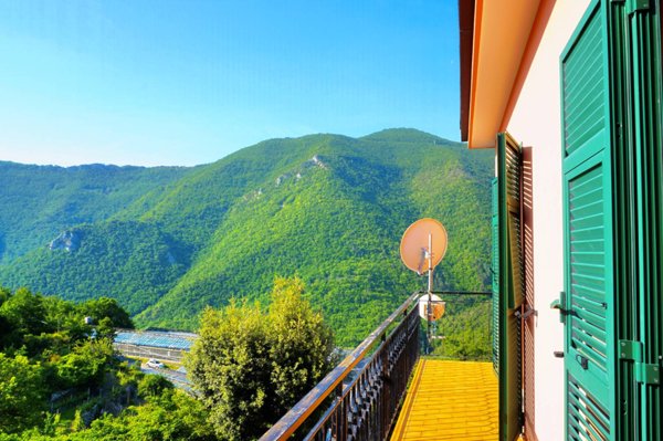 casa indipendente in vendita a Balestrino in zona Poggio