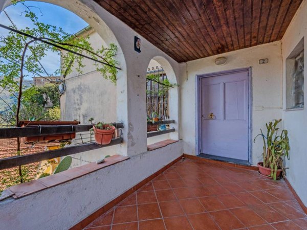 casa indipendente in vendita a Balestrino