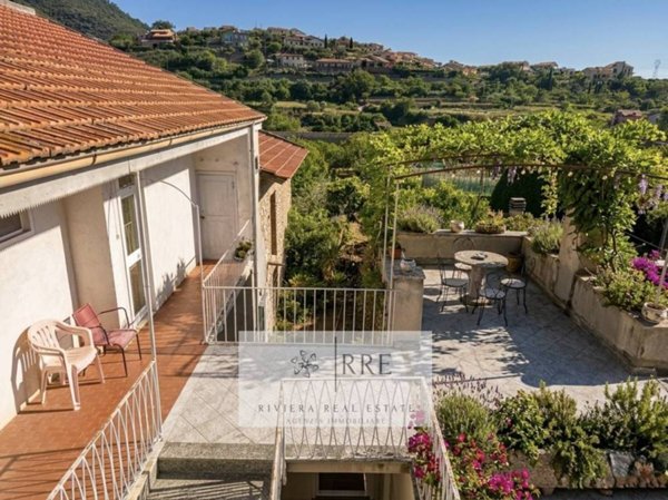 casa indipendente in vendita a Balestrino