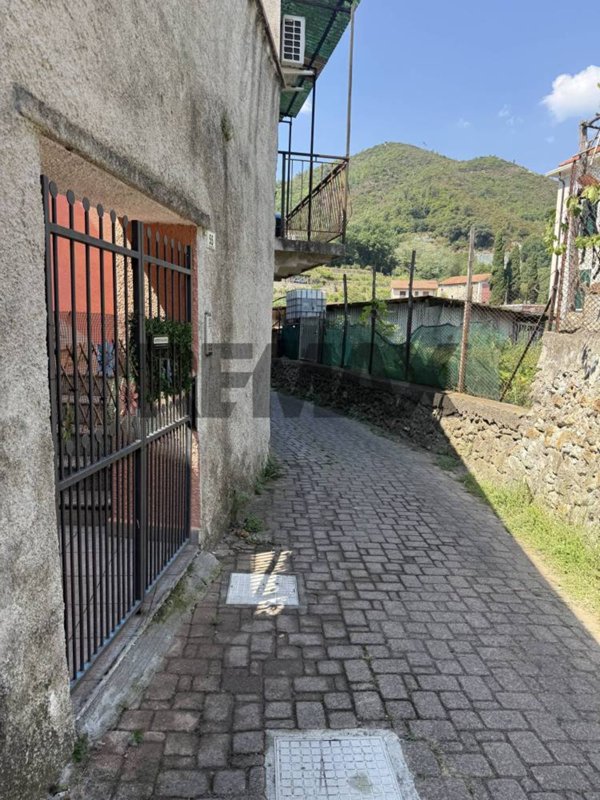 casa indipendente in vendita a Balestrino