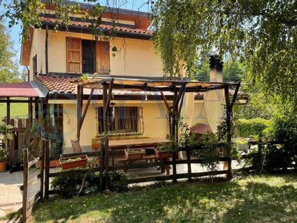 casa indipendente in vendita a Bardineto
