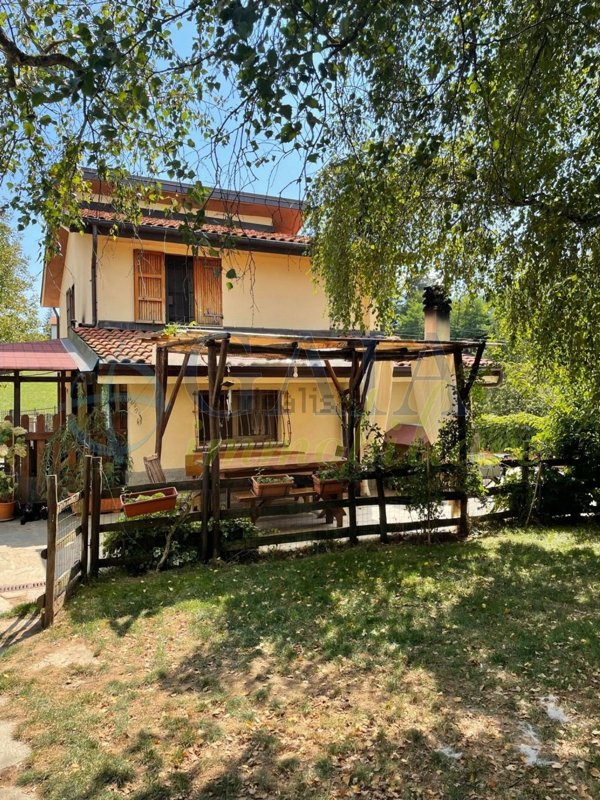 casa indipendente in vendita a Bardineto