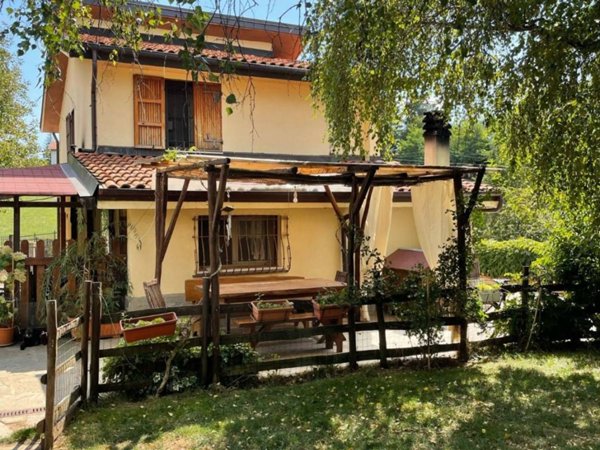 casa indipendente in vendita a Bardineto