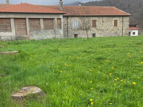 casa indipendente in vendita a Bardineto
