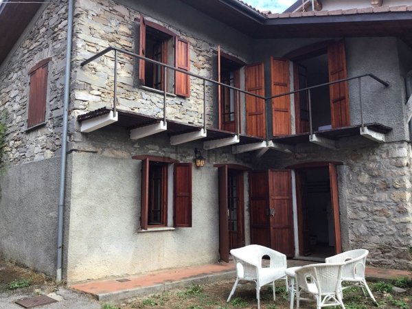 casa indipendente in vendita a Bardineto