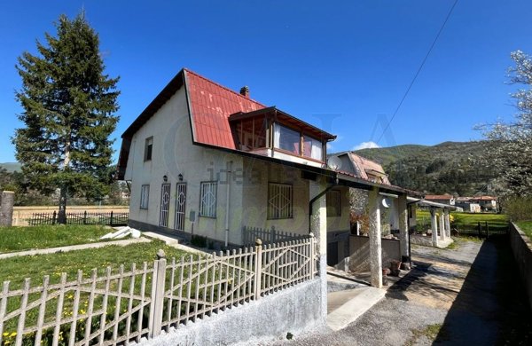 casa indipendente in vendita a Bardineto