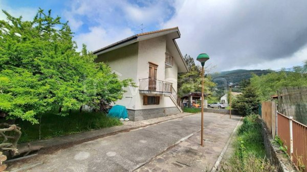 casa indipendente in vendita a Bardineto