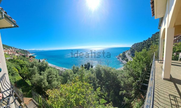 casa indipendente in vendita a Bergeggi