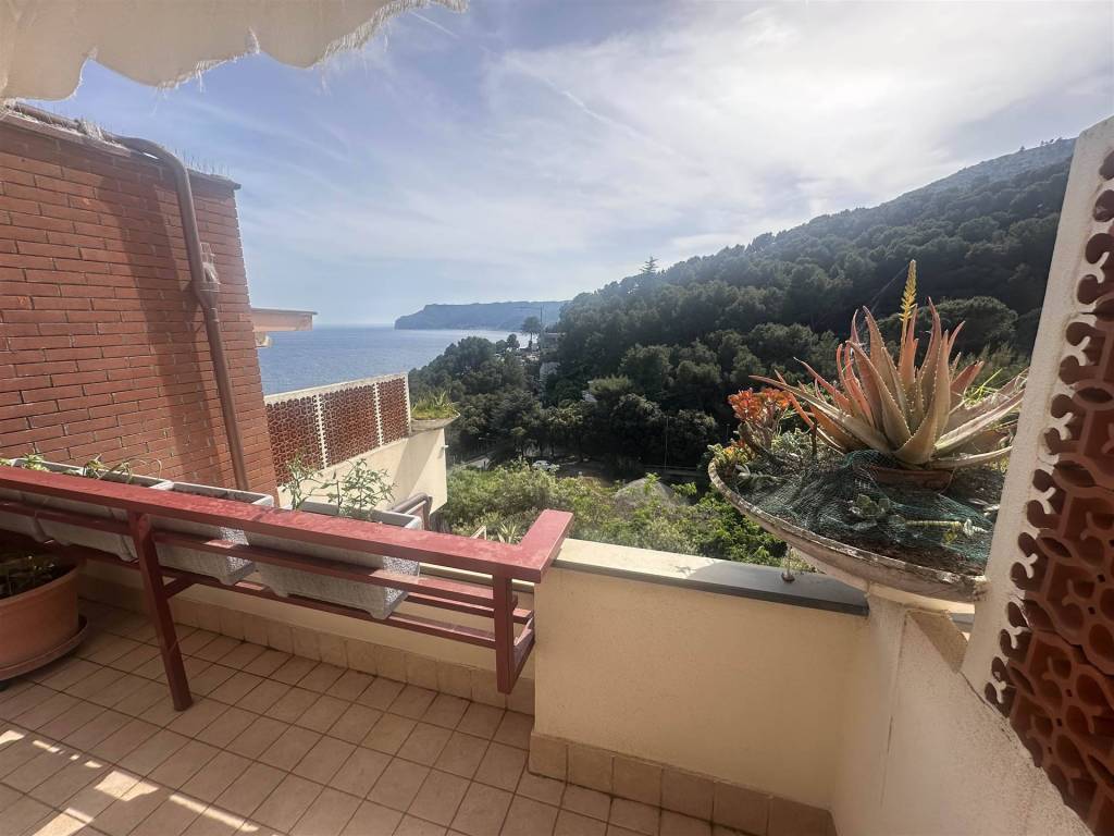 appartamento in vendita a Bergeggi in zona Torre del mare