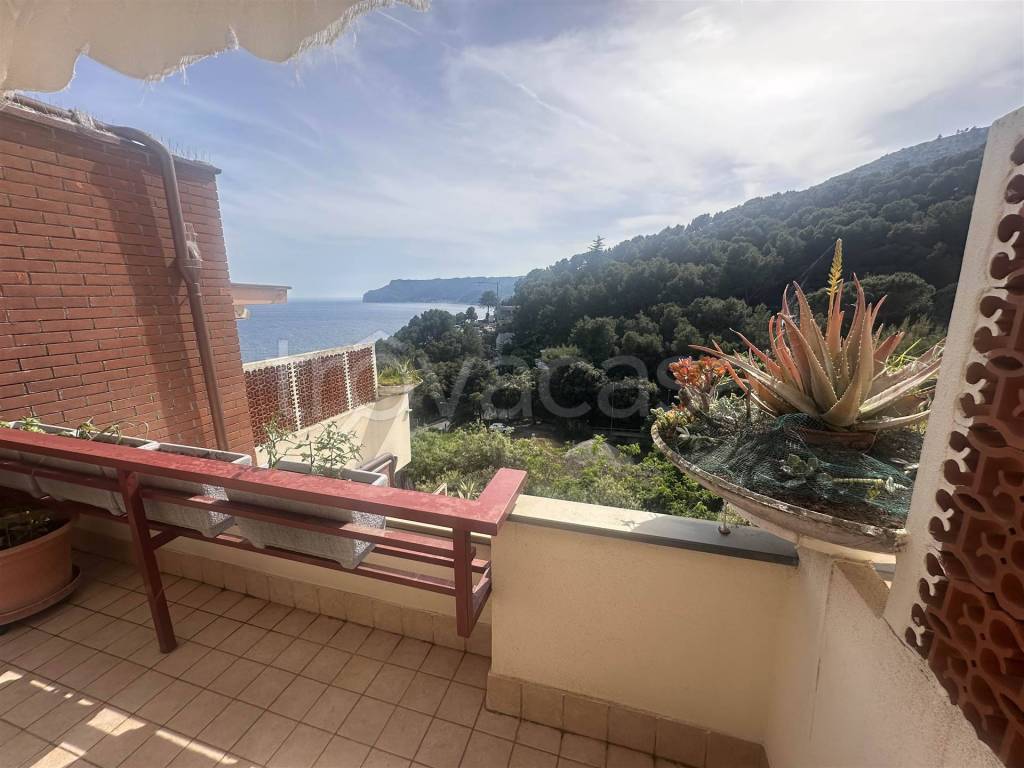 appartamento in vendita a Bergeggi in zona Torre del mare