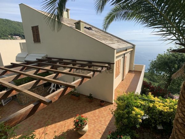 appartamento in vendita a Bergeggi in zona Torre del mare
