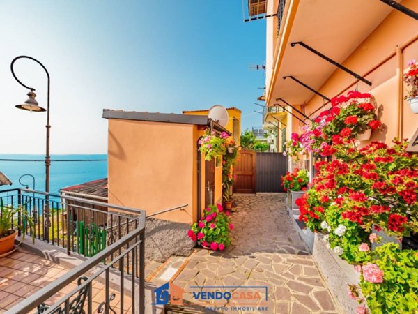 casa indipendente in vendita a Bergeggi