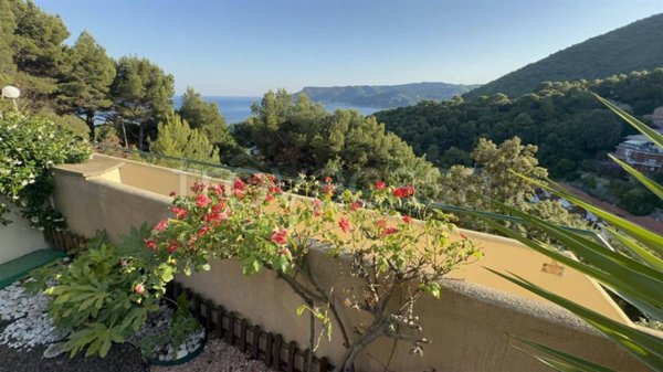 appartamento in vendita a Bergeggi in zona Torre del mare